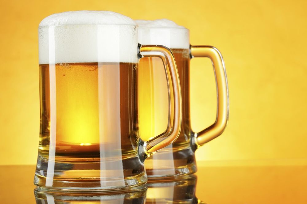 Doktori poručuju: Nije loše popiti 2,5 litra piva na dan!  (FOTO)