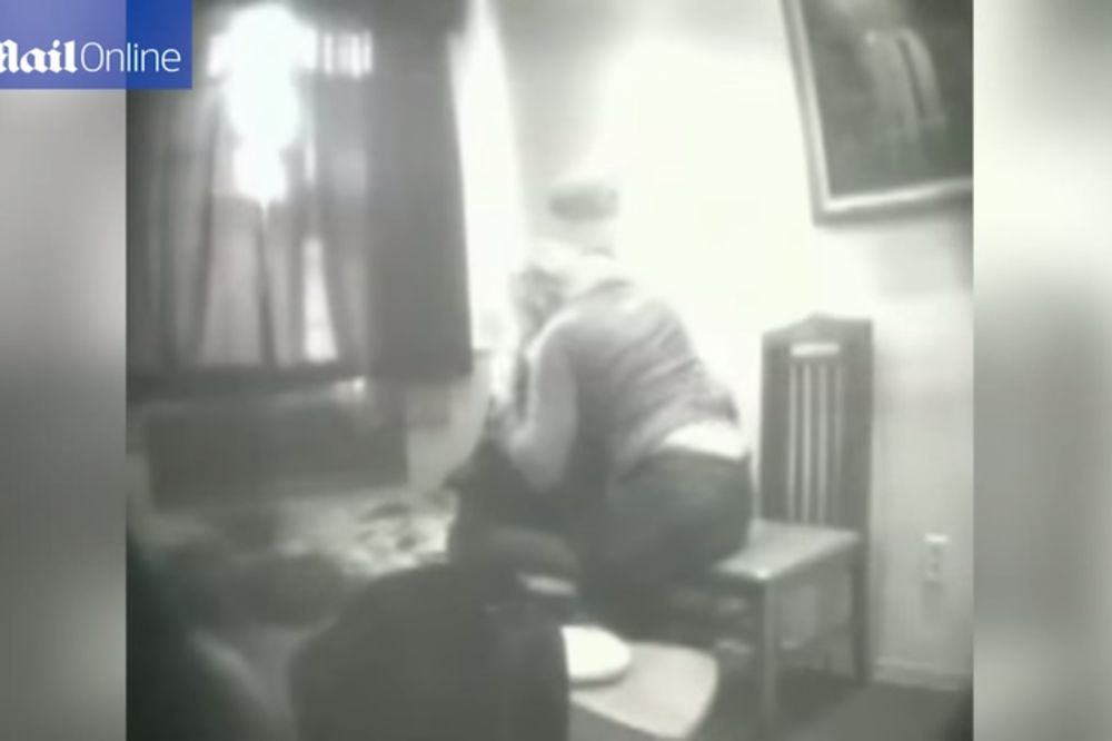 Gori internet: Mafijaški bos priveo socijalnu radnicu u zatvoru (VIDEO)