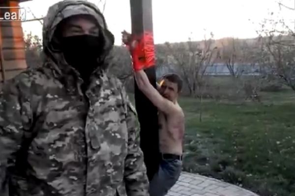 Dilovao je u Novorusiji drogu, a onda su ga uhapsili vojnici i propišao je majčino mleko! (VEOMA UZNEMIRUJUĆI VIDEO)
