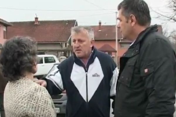 Naletela na pogrešnog: Pogledajte kako predsednik Mesne zajednice riba ministarku Kori Udovički! (VIDEO)