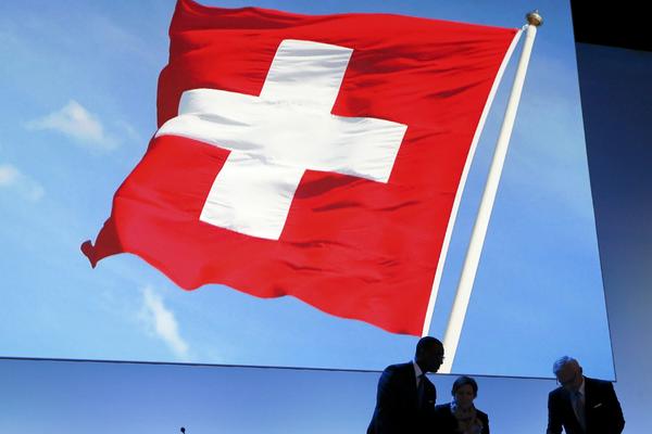 Švajcarci odbili predlog da svako dobija po 2.200 evra mesečno (FOTO)