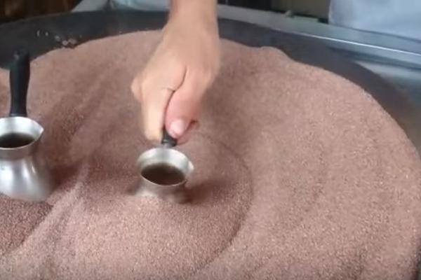 Jeste li čuli za kafu iz peska?! Mnogi nisu, i šokira ih kako nastaje (VIDEO) (FOTO)