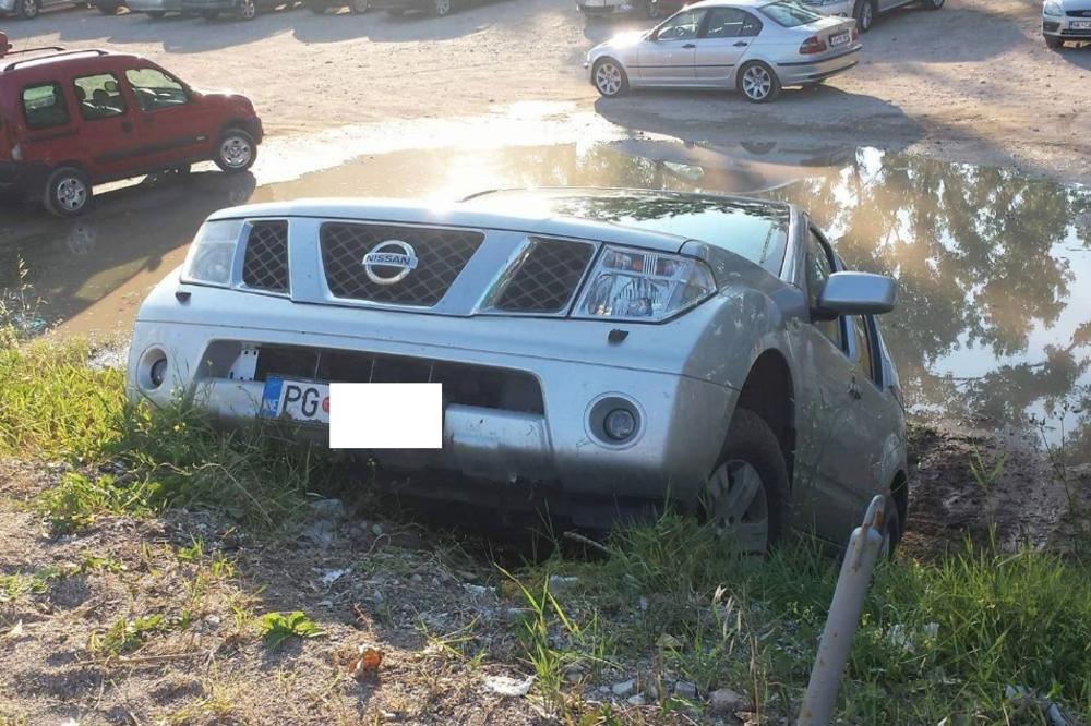 Crnogorci, umete li normalno da parkirate? Posle ovih fotki pitaćete i vi (FOTO)