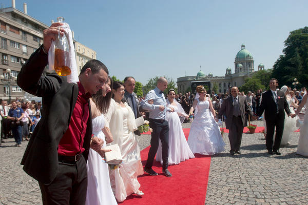 Zašto je dobro da se Srbi danas venčavaju? Tajna je u datumu! (FOTO)