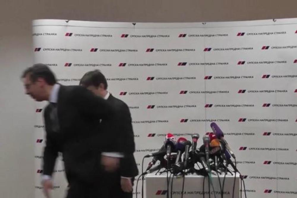 Pogledajte kako je Vučić ISTRČAO sa konferencije! Gde je premijer toliko žurio?! (VIDEO)