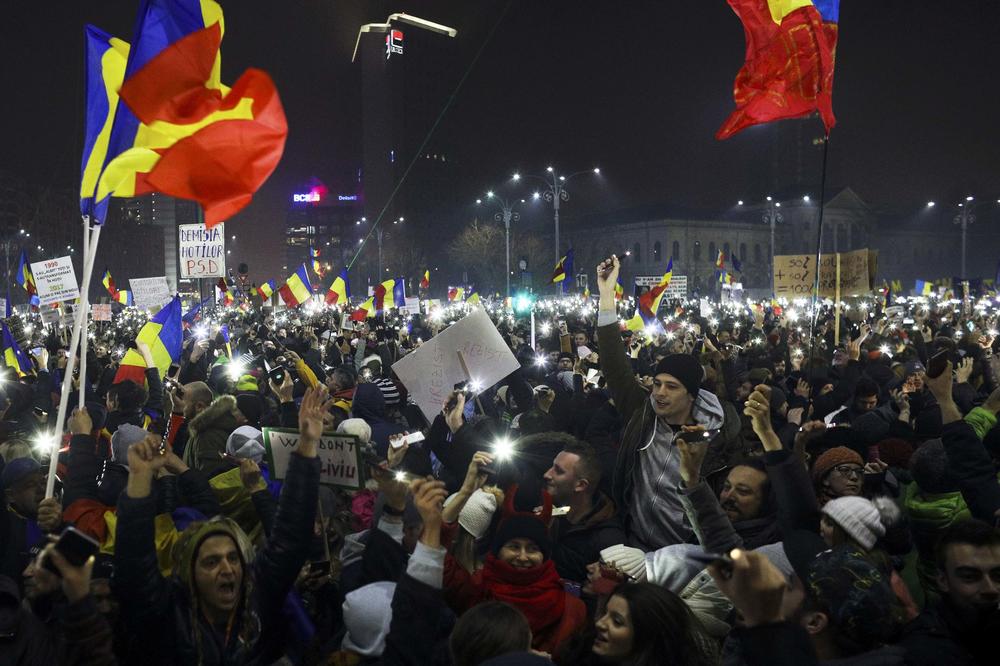 Višeod 100.000 Rumuna TRAŽI OSTAVKU premijera, Grindeanu je NE DA! (FOTO)
