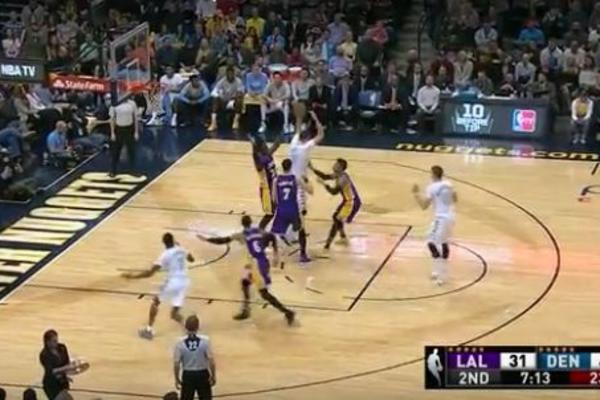 Pozovi Nikolu Jokića da od tri NBA igrača napravi potpune magarce! (VIDEO)