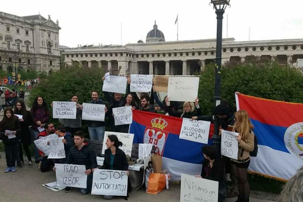 I Srbi u Beču izašli na ulice: I mi smo za građanske proteste! (FOTO)