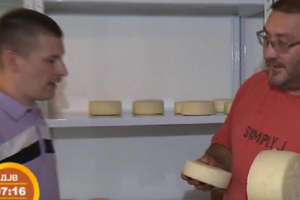 Ovaj čovek se vratio iz Francuske u Srbiju da bi čuvao koze i pravio sir! OSTVARIO ŽIVOTNI SAN! (VIDEO)