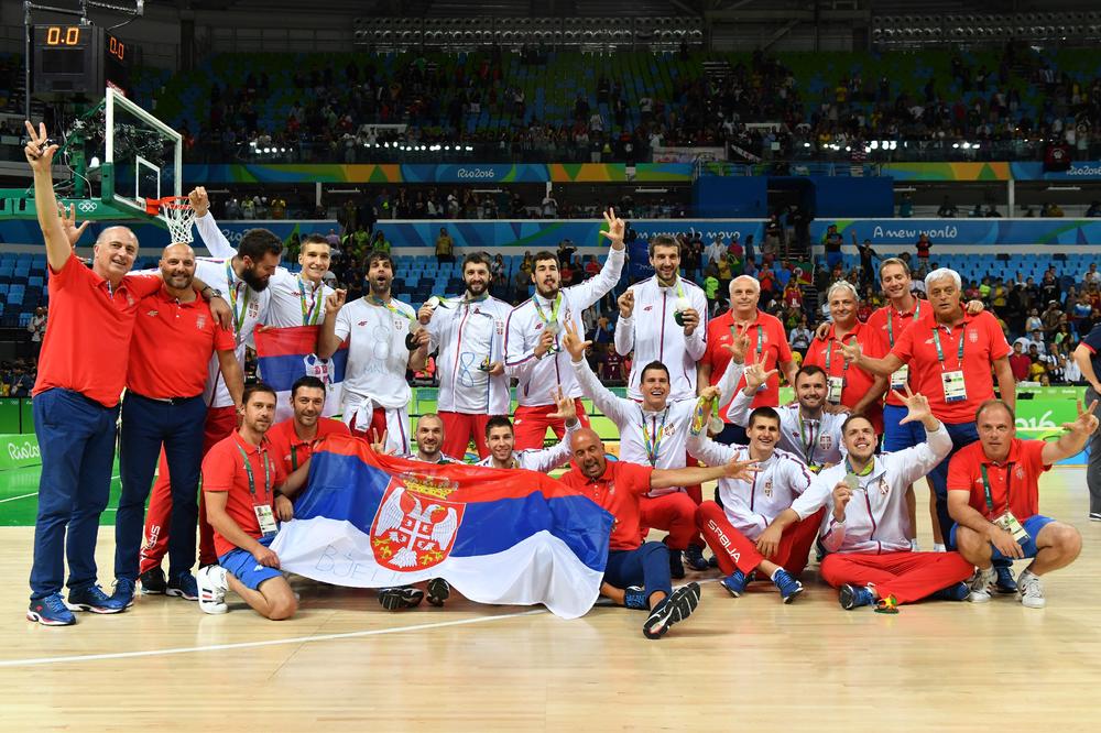 IGRAĆE NA EUROBASKETU! Zvezda srpske košarkaške reprezentacije obradovala naciju! Vreme je da se nazdravi! (FOTO)