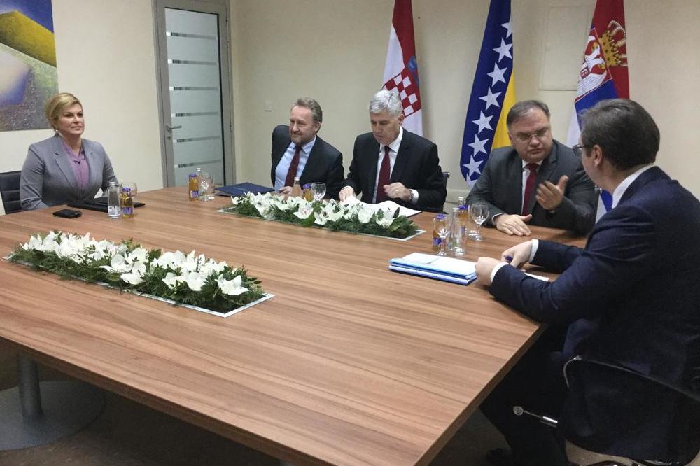 Počeo sastanak u Mostaru: Vučić i Kolinda opet za istim stolom
