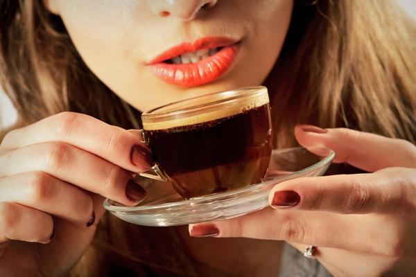 MRAČNA STRANA NAPITKA KOJI PIJETE SVAKODNEVNO! Kafa pojačava simptome jedne TEŠKE bolesti, evo i koje!