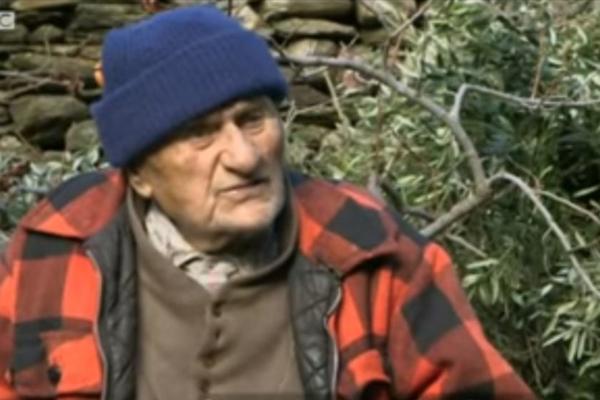 Rečeno mu je da će zbog NEIZLEČIVE BOLESTI UMRETI: Doživeo je 102 godine, a ono što ga je spasilo, SVE JE OSTAVILO U ČUDU! (VIDEO)