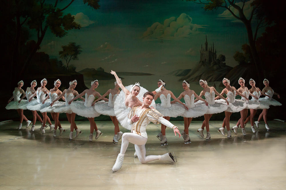 Balet na ledu LABUDOVO JEZERO u izvođenju Ruskog državnog baleta iz Sankt Peterburga