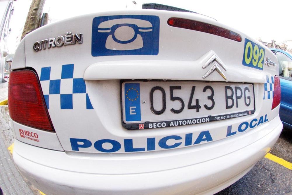 UŽAS U MARBELJI: Automobil naleteo na bašte kafića, 5 osoba POVREĐENO