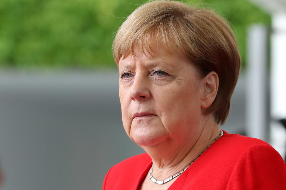 KANCELARKA NEMAČKE ZGRANUTA ZASTRAŠUJUĆIM VESTIMA! Angela Merkel više ne zna šta da radi, SVE JE POKUŠALA!