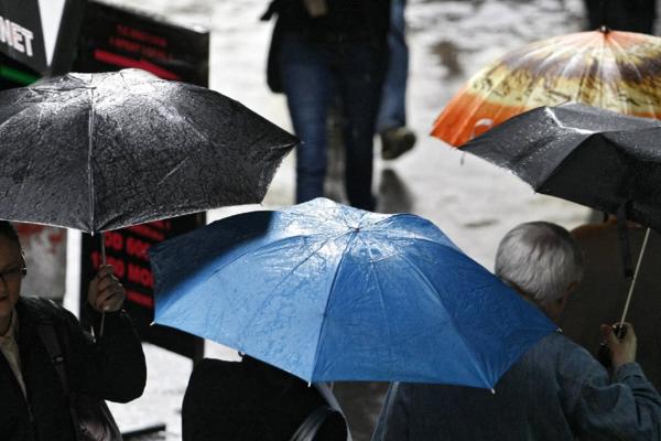TEMPERATURA PADA ZA 10 STEPENI, OČEKUJE SE VELIKO NEVREME: U Srbiju stiže vremenski HAOS