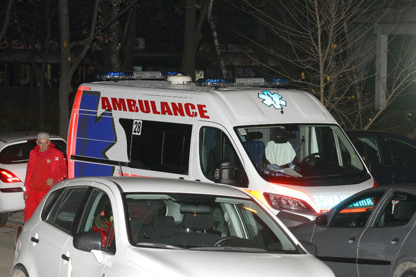 AUTOMOBIL UDARIO PEŠAKA! Muškarac prebačen u bolnicu sa teškim povredana