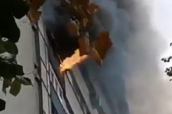CELA ZGRADA JE BILA PUNA DIMA! Poznato je zbog čega je izbio strahoviti požar na Novom Beogradu! (VIDEO)