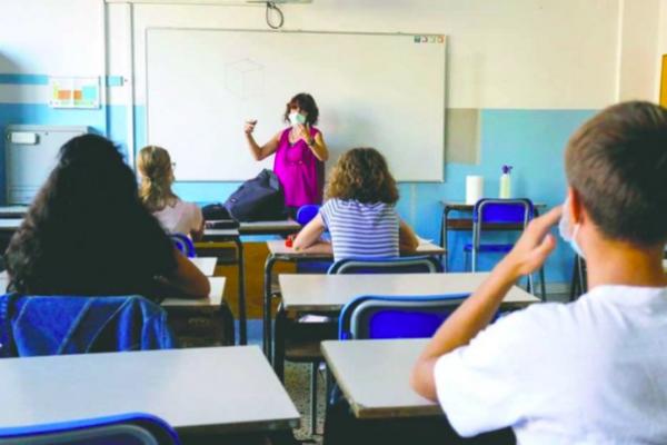 BEZ VAKCINACIJE, NEMA U UČIONICE: Italijanska vlada donela važnu odluku za sve nastavnike!