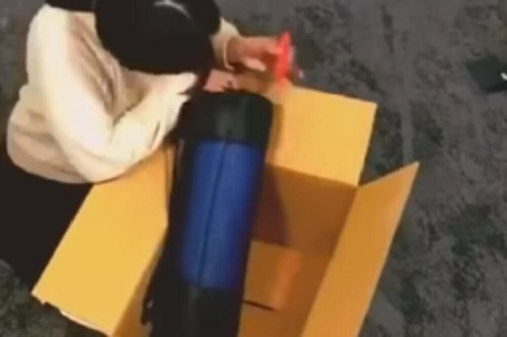 ŠTAAA? KAKO JE TO URADILA??? Ova devojka je upravo rešila problem MILIONA koji se muče sa pakovanjem stvari (VIDEO)