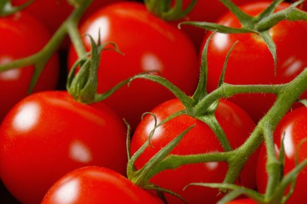 SVI SRBI STAVLJAJU PARADAJZ NA POGREŠNO MESTO: Ovo je jedino pravo mesto za ZREO paradajz