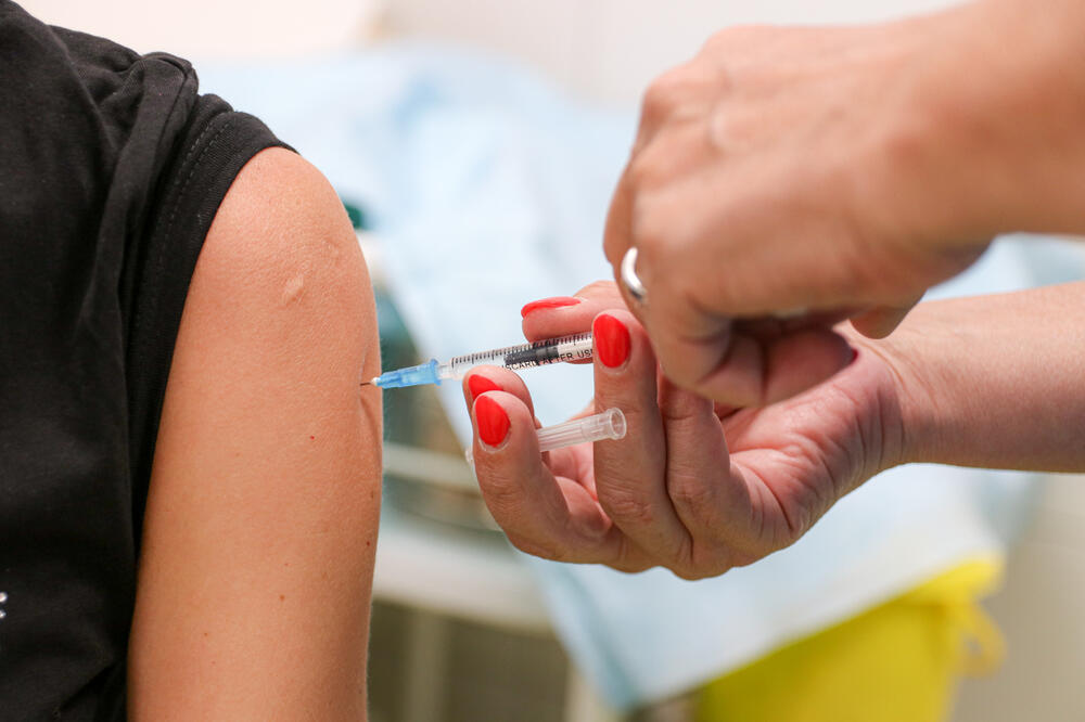 NOVE MERE U KANTONU SARAJEVO: Obavezna vakcinacija za osobe starije od 60 godina