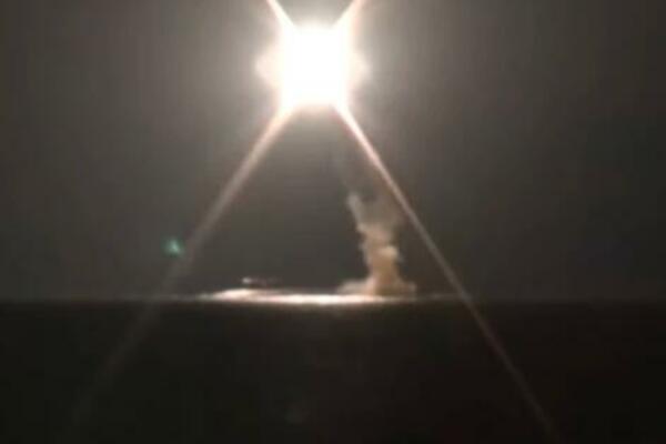 Rusija prvi put testirala hipersoničnu raketu "CIRKON" sa nuklearne podmornice (VIDEO)