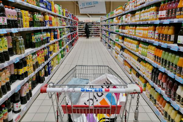 STRUČNJACI OBJAVILI ALARMANTNE INFORMACIJE: Cene hrane skočile za 14,3 posto, OSNOVNE NAMERNICE koštaju kao ZLATO