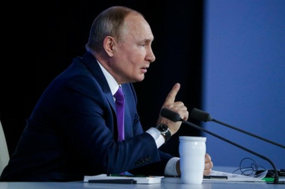 PUTIN OTKRIO KAKO ĆE DOČEKATI NOVU GODINU: Ruski lider nasmejao ceo svet svojim odgovorom