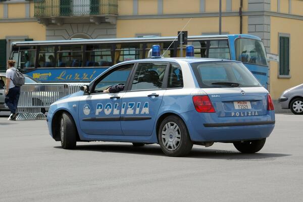 DRAMA U ITALIJI: Muškarac puca sa prozora stana, tvrdi da je UBIO ženu