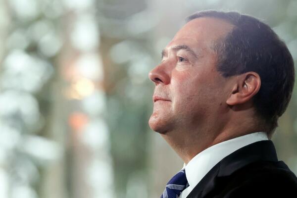 "NE GROKĆE CEO SVET SA NJIMA U GLAS": Medvedev SUROV kao nikada, slušajte samo šta je sve IZGOVORIO, ŠOOK!