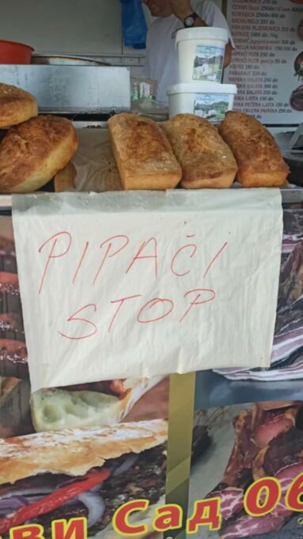 Poruka kupcima u pekari u Novom Sadu 