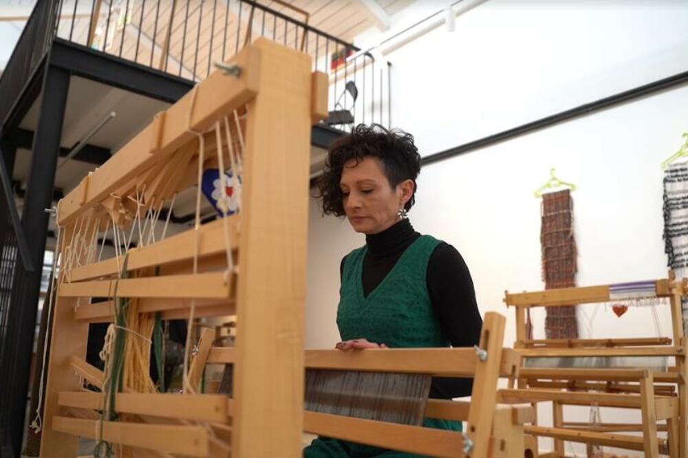 OVAKO SE NEGUJE TRADICIJA I STARI ZANAT: Otvorena škola tkanja u Kreativnom distriktu