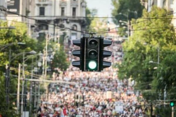 NEMAČKA NA NOGAMA ZBOG KRAJNJE DESNICE: Preko MILION ljudi na ulicama u 40 GRADOVA, imaju JASNU poruku!