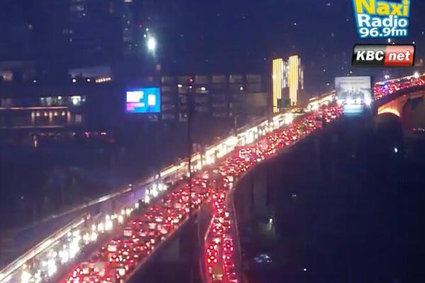 AUTOMOBILI MILE KAO MRAVI! Ogromna gužva u Beogradu, evo gde je NAJKRITIČNIJE (FOTO)