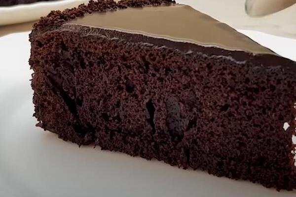 NAJUKUSNIJA POSLASTICA ZA SVA VREMENA: Turska kakao mokra torta - sočan fil kakav do sada niste probali