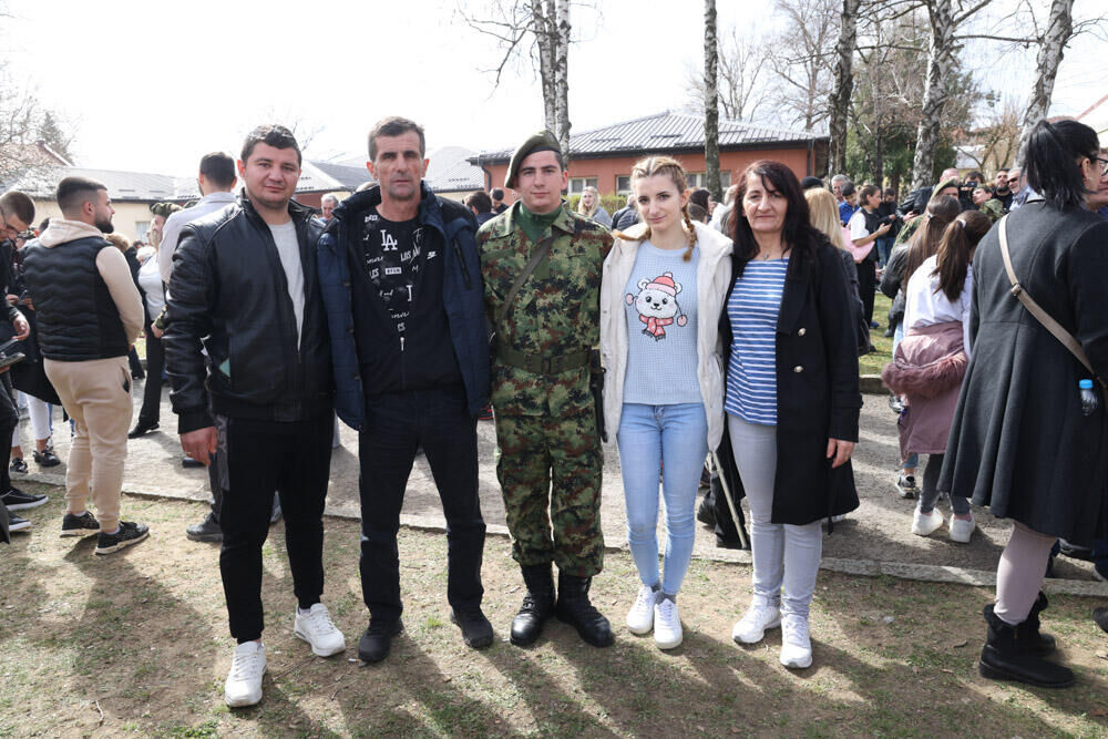 Porodice mladih vojnika proslavile ovaj veliki dan