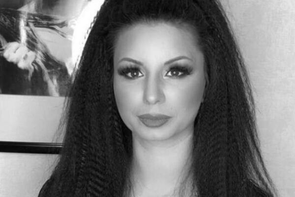 TRAGIČNA VEST! Preminula pevačica Harijeta Simić u bolnici u Smederevu nakon TEŠKE BORBE