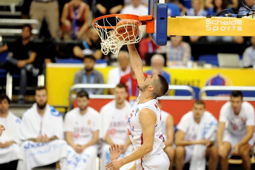 MASTERKLAS SRBIJE U BERLINU: Kalinić i Raduljica zakucali Islanđane! (FOTO) (VIDEO)