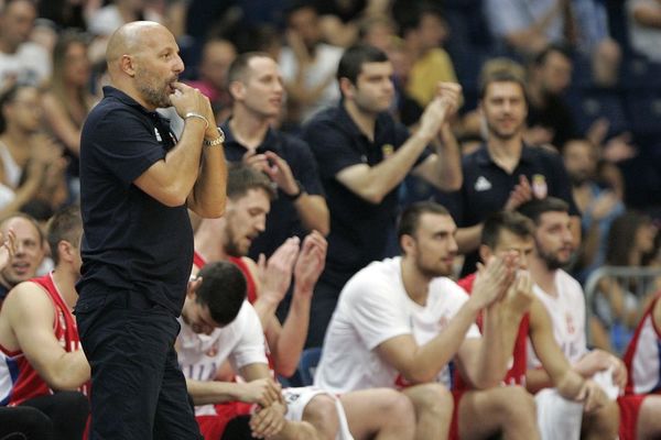 AMERI, SRAM VAS BILO: Nemaju pojma ko je selektor Srbije u košarci?! (FOTO)