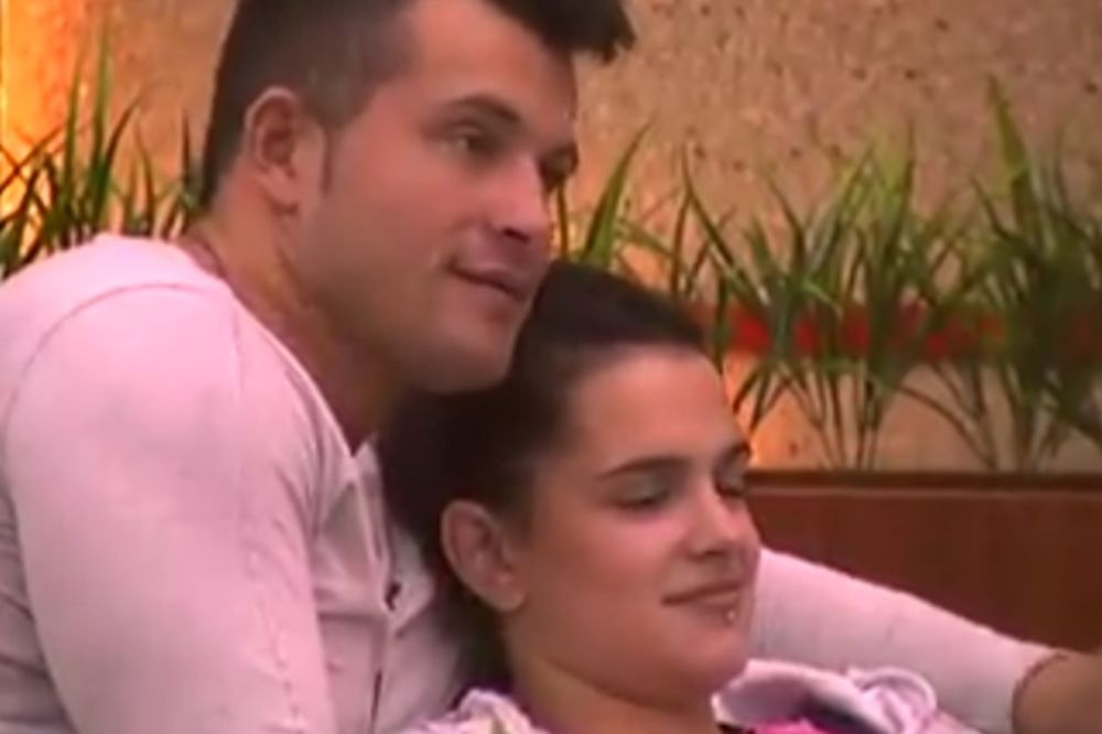 MA, DOSADNI STE: Stefani i Ervin opet završili u krevetu, ali sada su mislili i na još nešto (FOTO) (VIDEO)