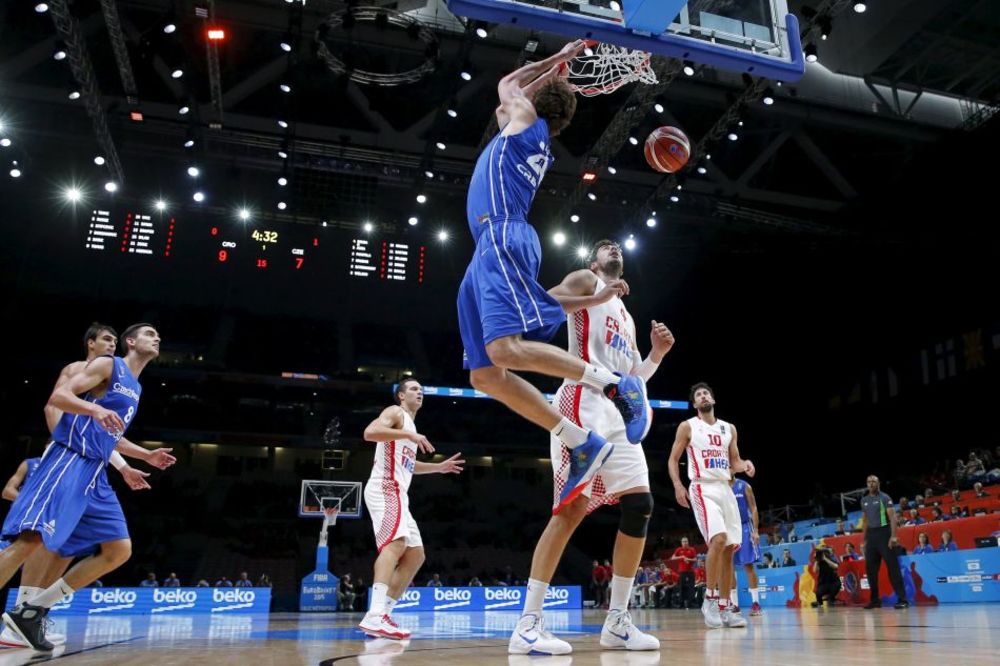 IDU DOMA: Hrvati uspešno izbegli neugodnu Srbiju! (FOTO)