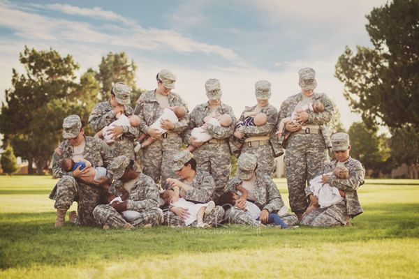 POD PUNOM RATNOM OPREMOM: Dojilje u uniformi? Da, moguće je! (FOTO)
