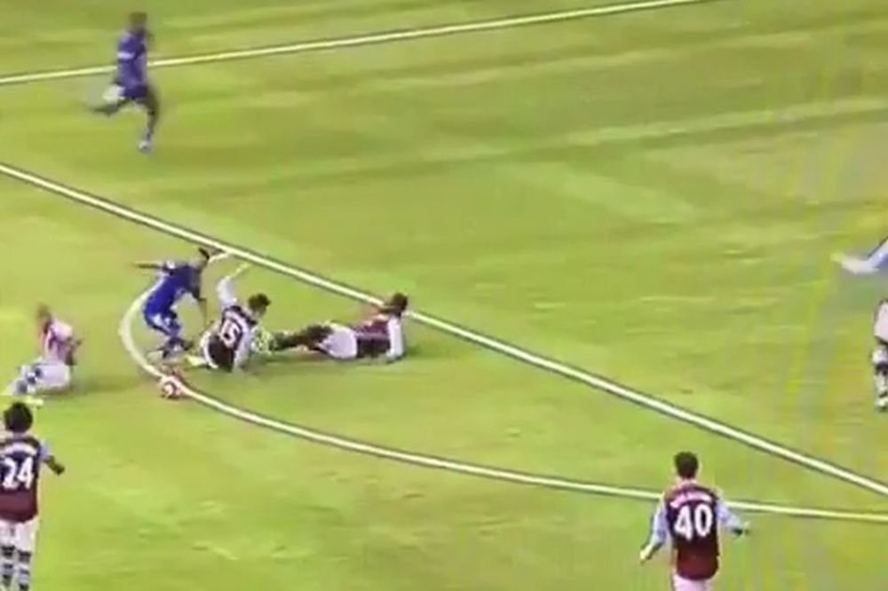 UZMITE I JOGURT: Fudbaler Lestera jednim potezom poslao po burek trojicu! (VIDEO)