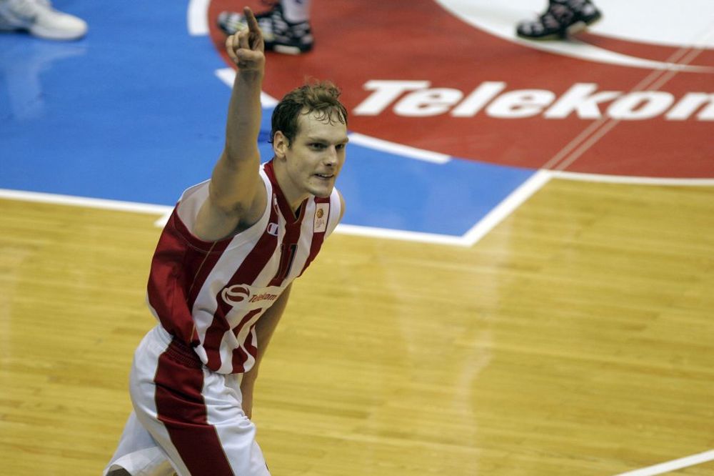 Ljubimac Delija raskinuo ugovor sa Zvezdom! (VIDEO)