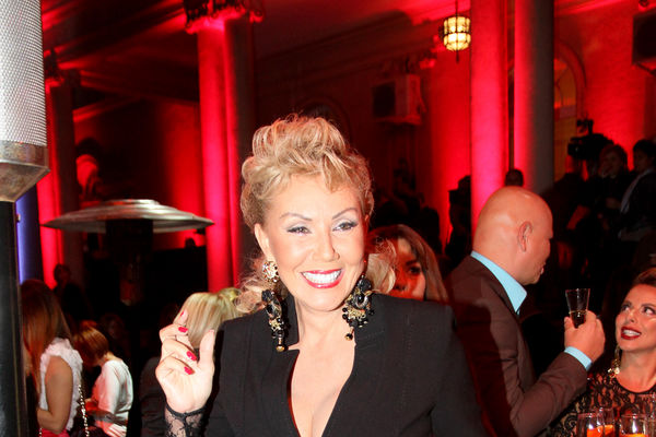 LEJDI GAGA KOPIRA LEPU BRENU: Čik pronađite razliku između dve pevačice (FOTO)