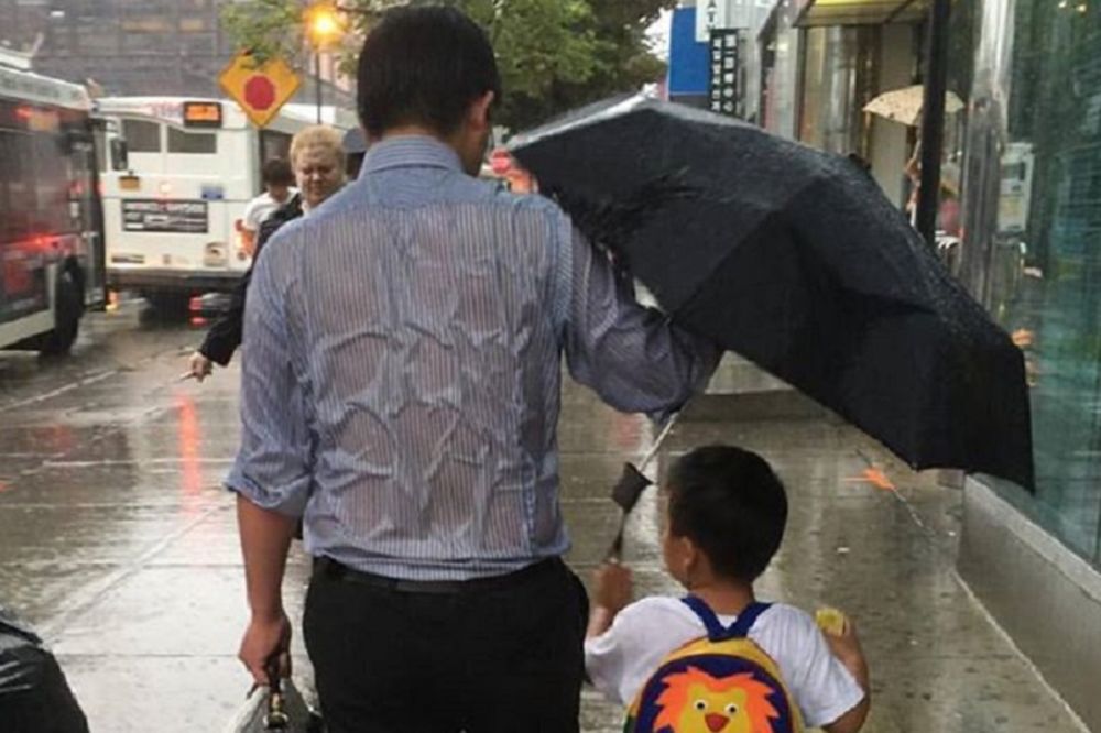 BRAVO, TI SI PRAVI ĆALE! Ova slika će vas naučiti šta roditelj treba da bude!