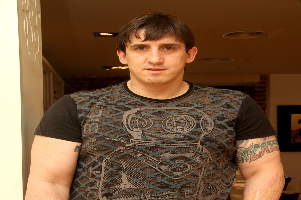 NALETEO NA JAČEG: Ovca povredila Kristijana! (FOTO) (VIDEO)