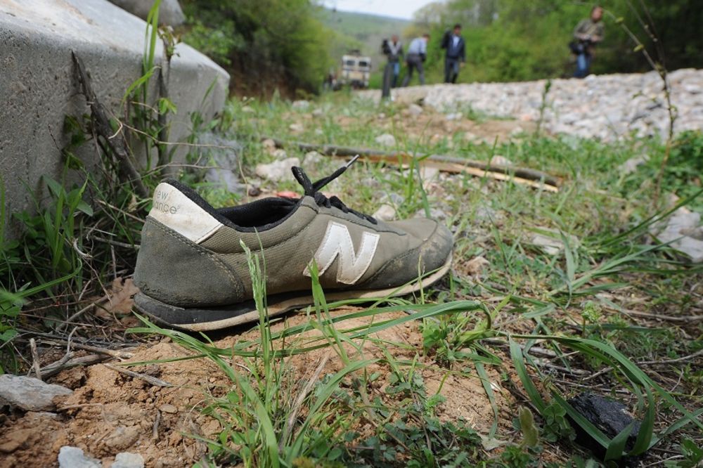 U TRAŽENJU BOLJEG ŽIVOTA: Izbeglicu udarila struja na putu ka Britaniji (FOTO)